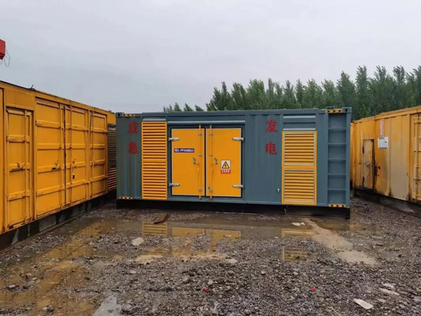 南部柴油发电机如何判断干式空气滤清器是否需要更换？