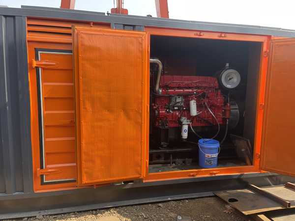 南部柴油发电机组在高温环境下运行时需要注意哪些问题？